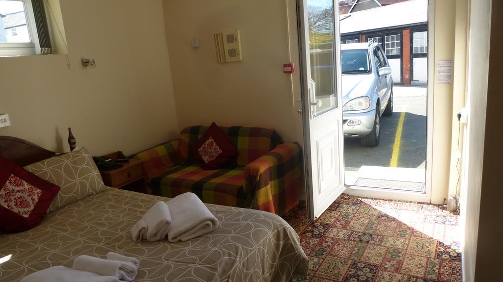 Whitehall Guest House Colwyn Bay Exterior foto