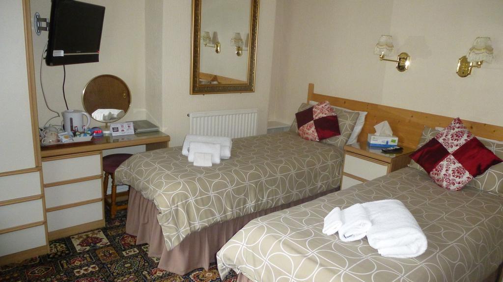 Whitehall Guest House Colwyn Bay Exterior foto