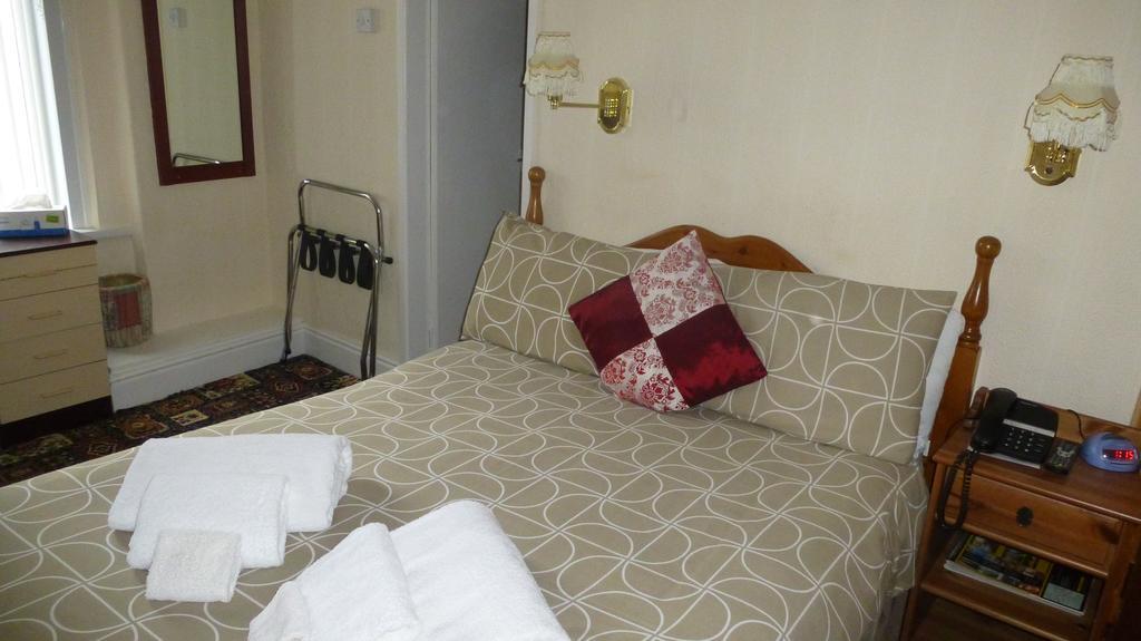 Whitehall Guest House Colwyn Bay Exterior foto