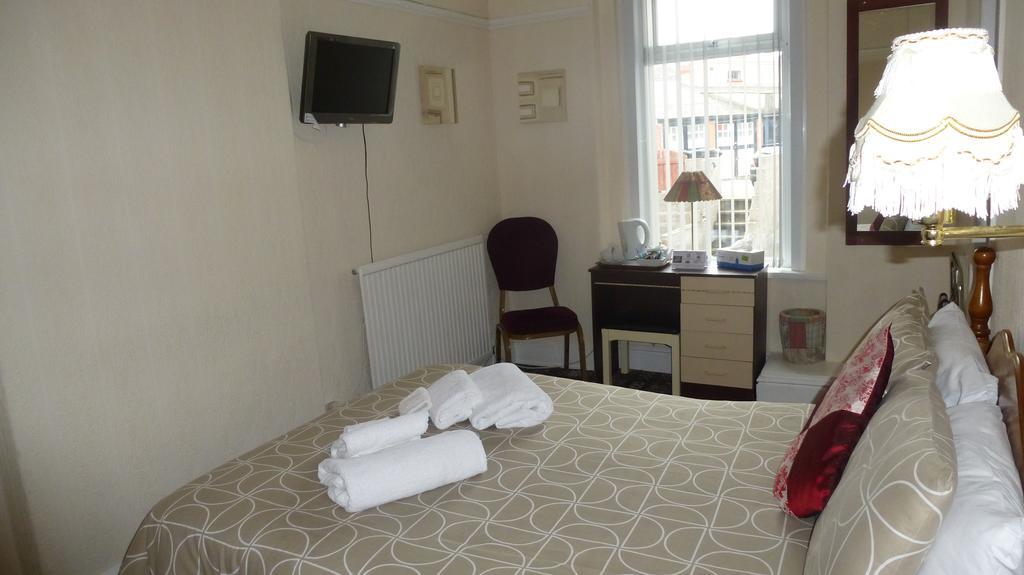 Whitehall Guest House Colwyn Bay Exterior foto