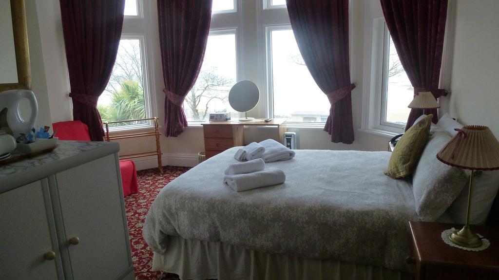 Whitehall Guest House Colwyn Bay Exterior foto