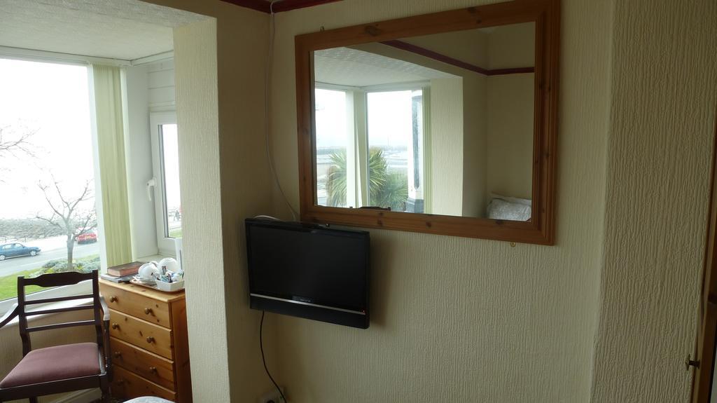 Whitehall Guest House Colwyn Bay Exterior foto