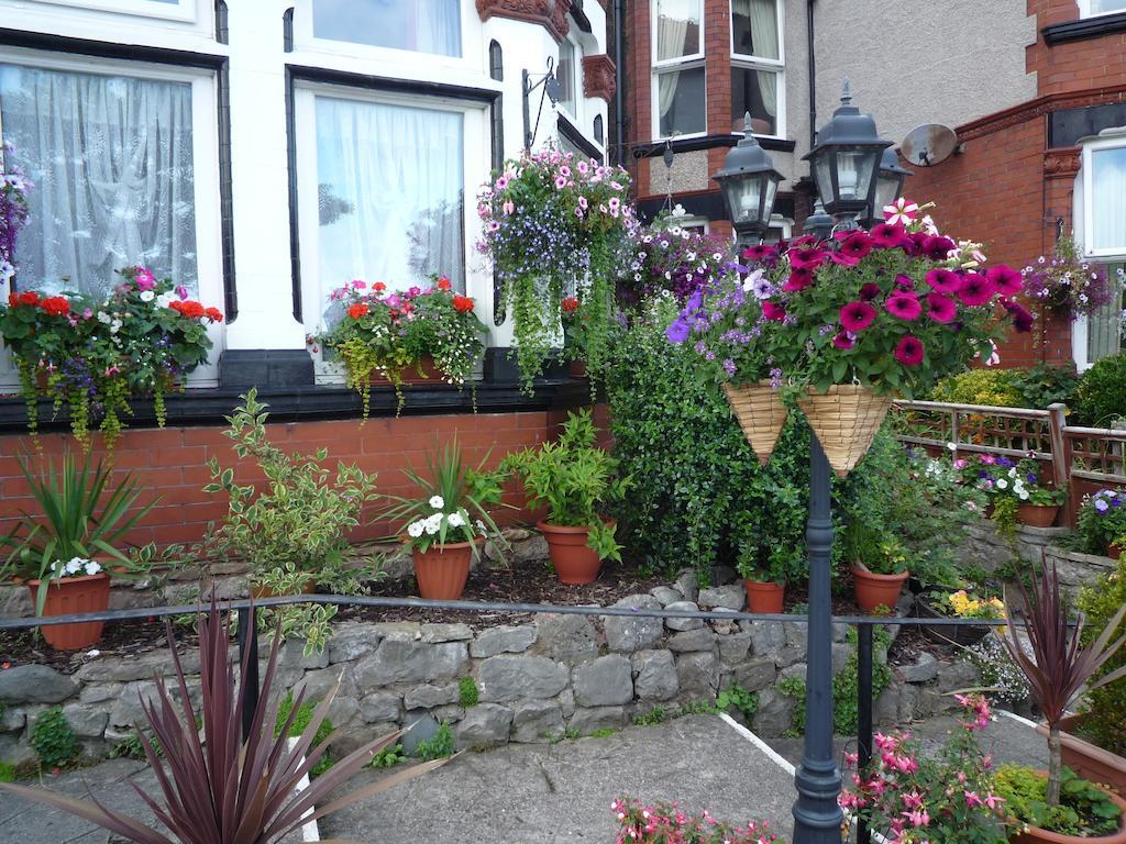 Whitehall Guest House Colwyn Bay Exterior foto